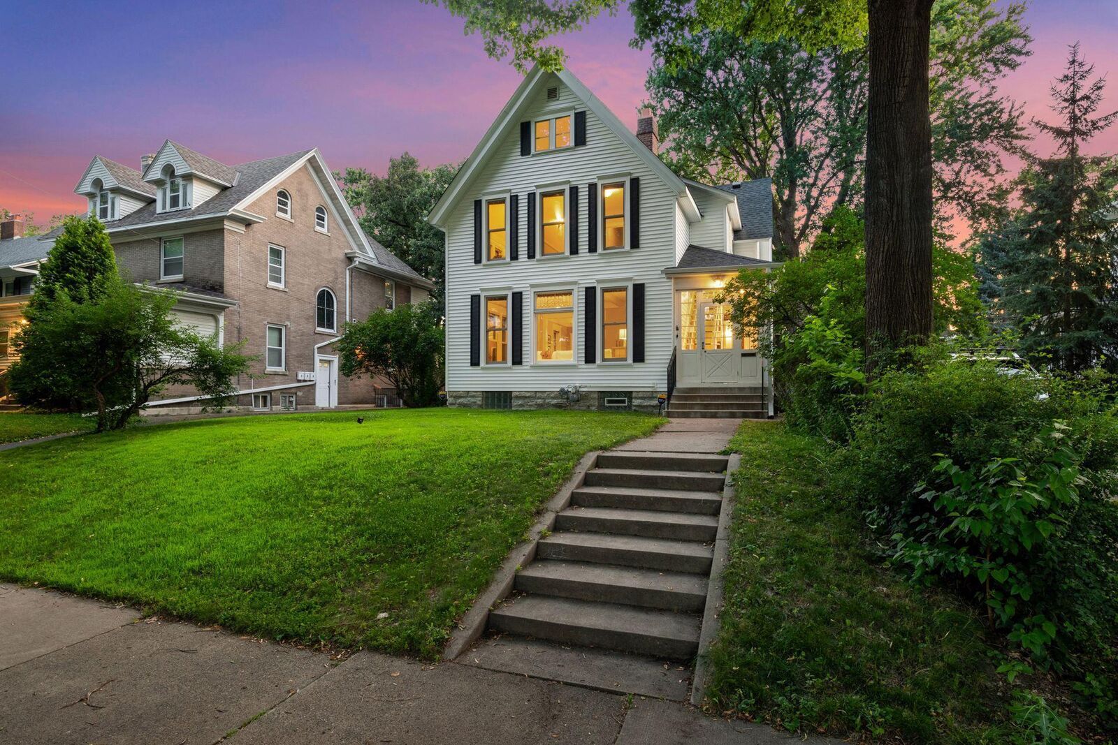 Property Photo: 2432 Pleasant Avenue MN 55404