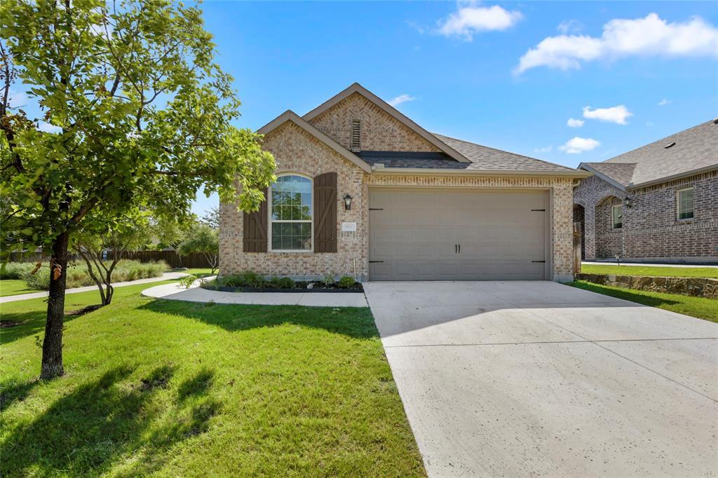 Property Photo: 1016 Shire Drive TX 76227