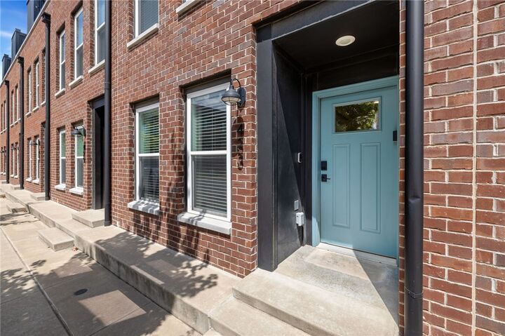 Property Photo:  433 SW B Street  AR 72712 