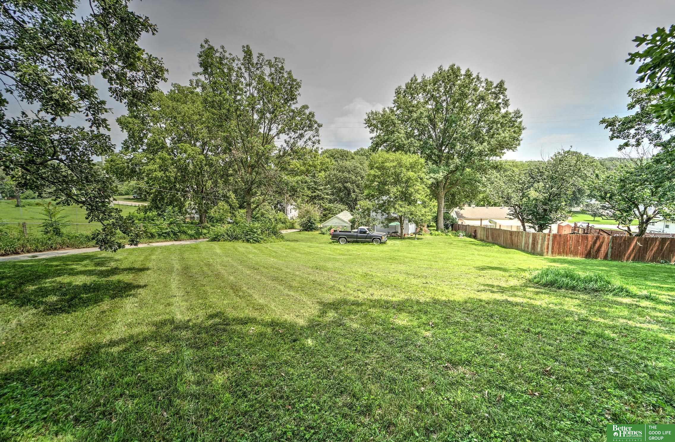 Property Photo: 1210 Prairie Avenue NE 68005