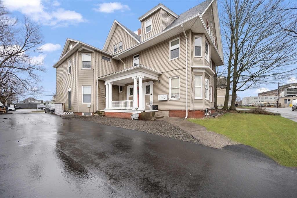 Property Photo: 186 Summit St RI 02860