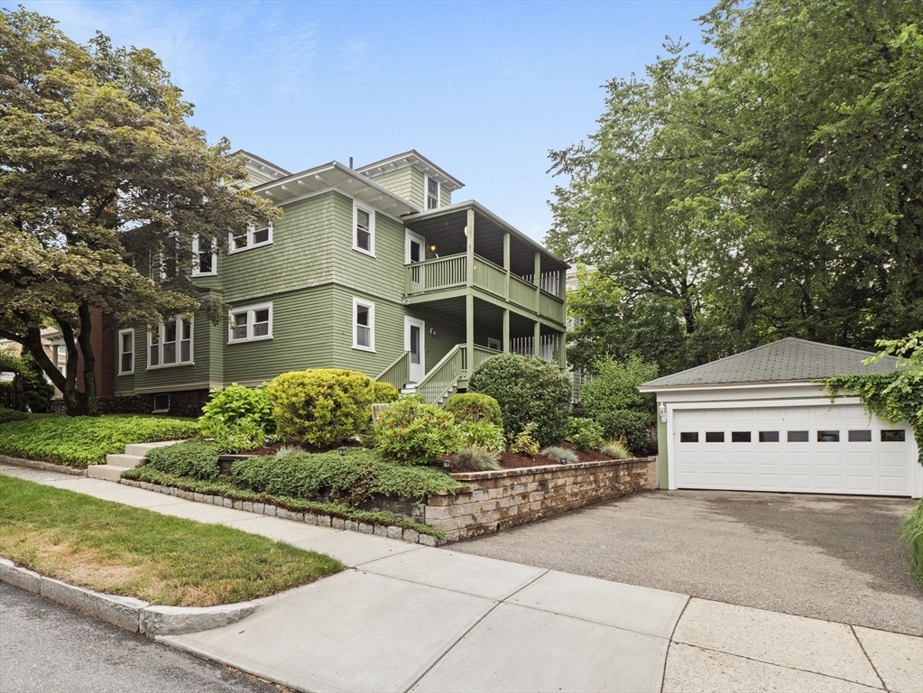 Property Photo: 799 Pleasant St MA 01602