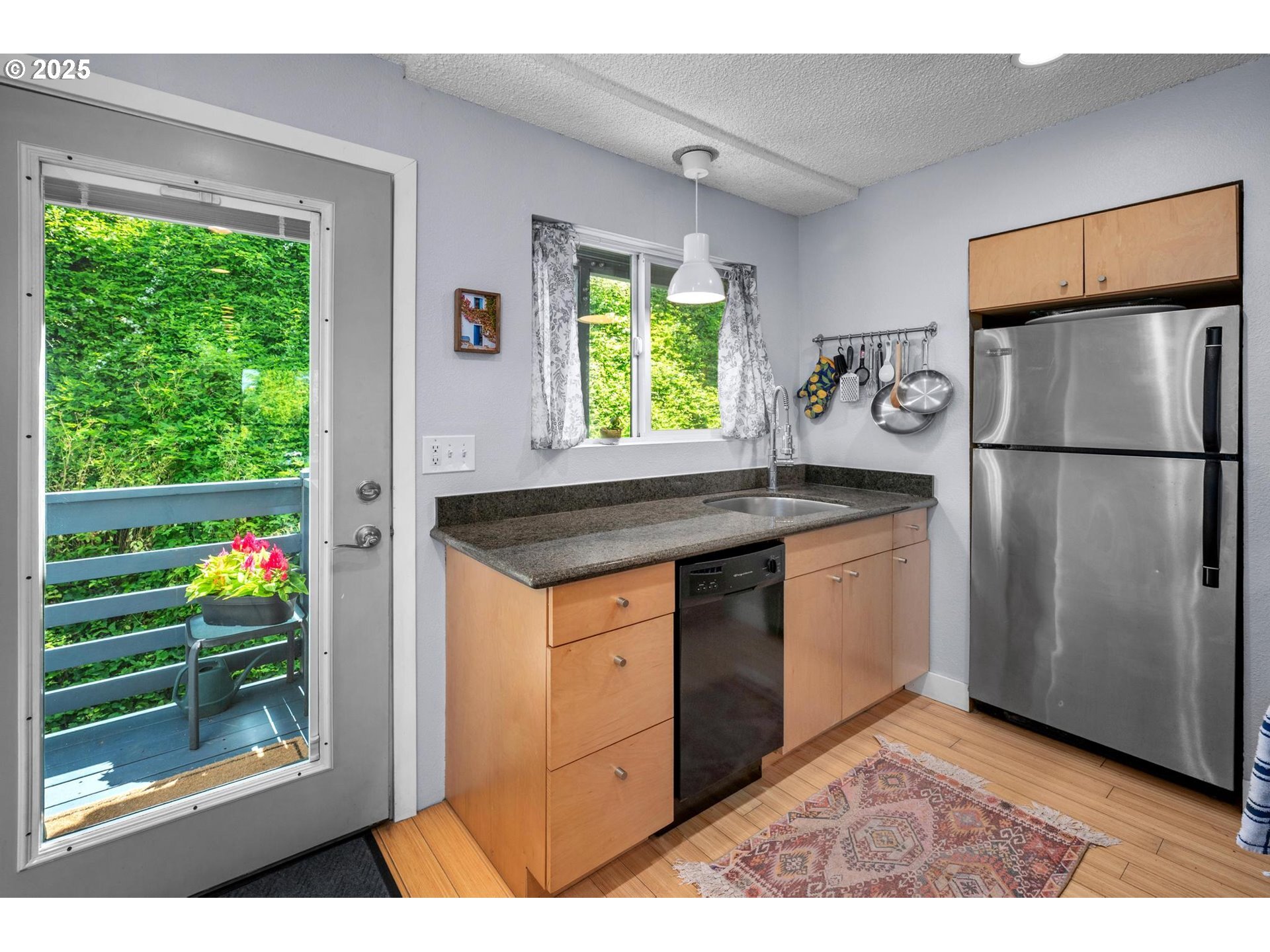 Property Photo: 1300 NE 68th Ave OR 97213