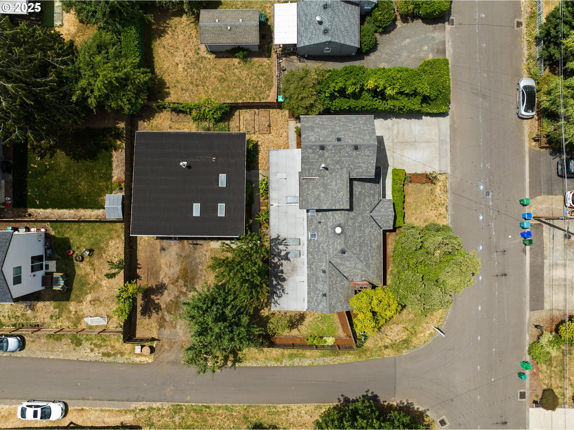 Property Photo: 2518 SE Chestnut St OR 97267