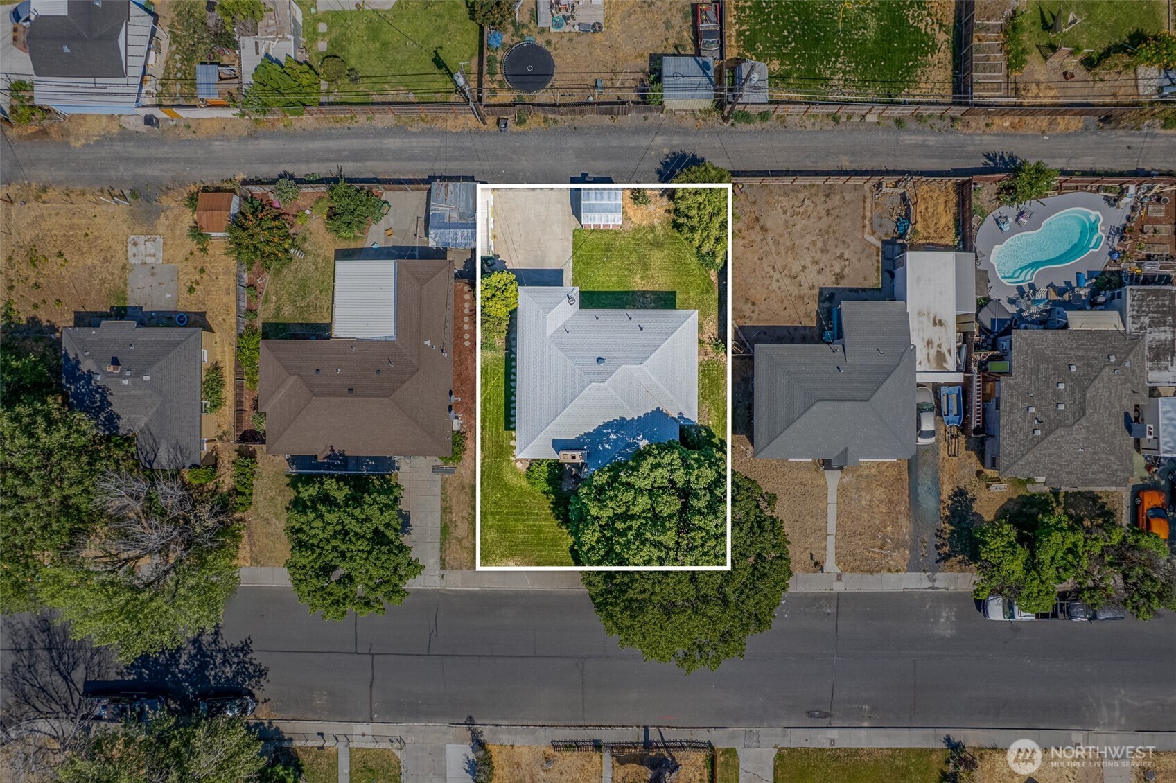 Property Photo: 78 E Street NE WA 98823