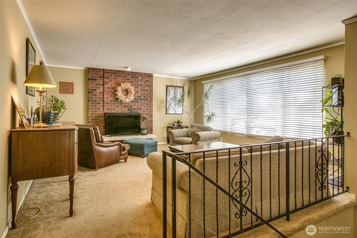 Property Photo:  2120  Niagara Drive  WA 98229 