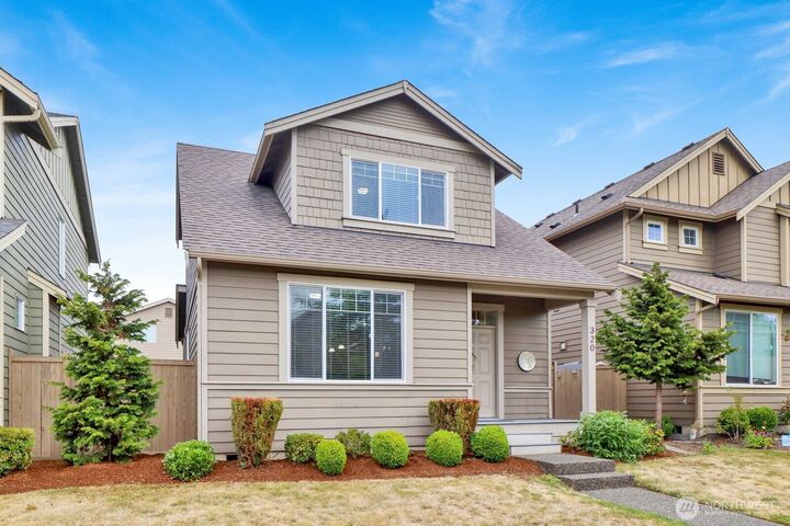 Property Photo:  320  Tremont Avenue  WA 98226 