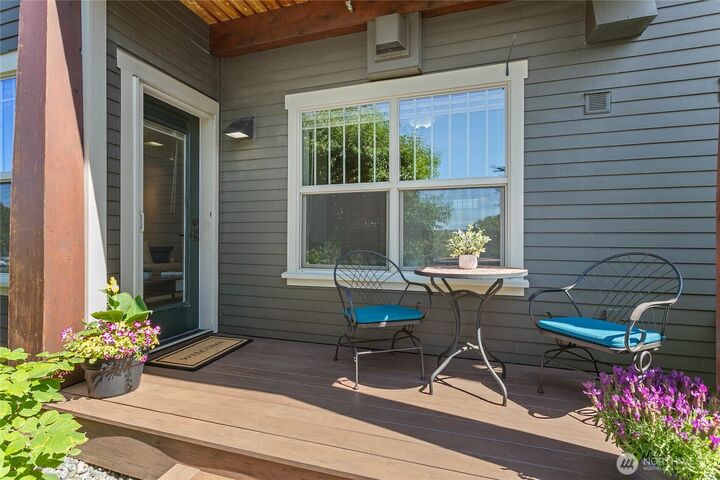 Property Photo:  1000  High Street 102  WA 98225 