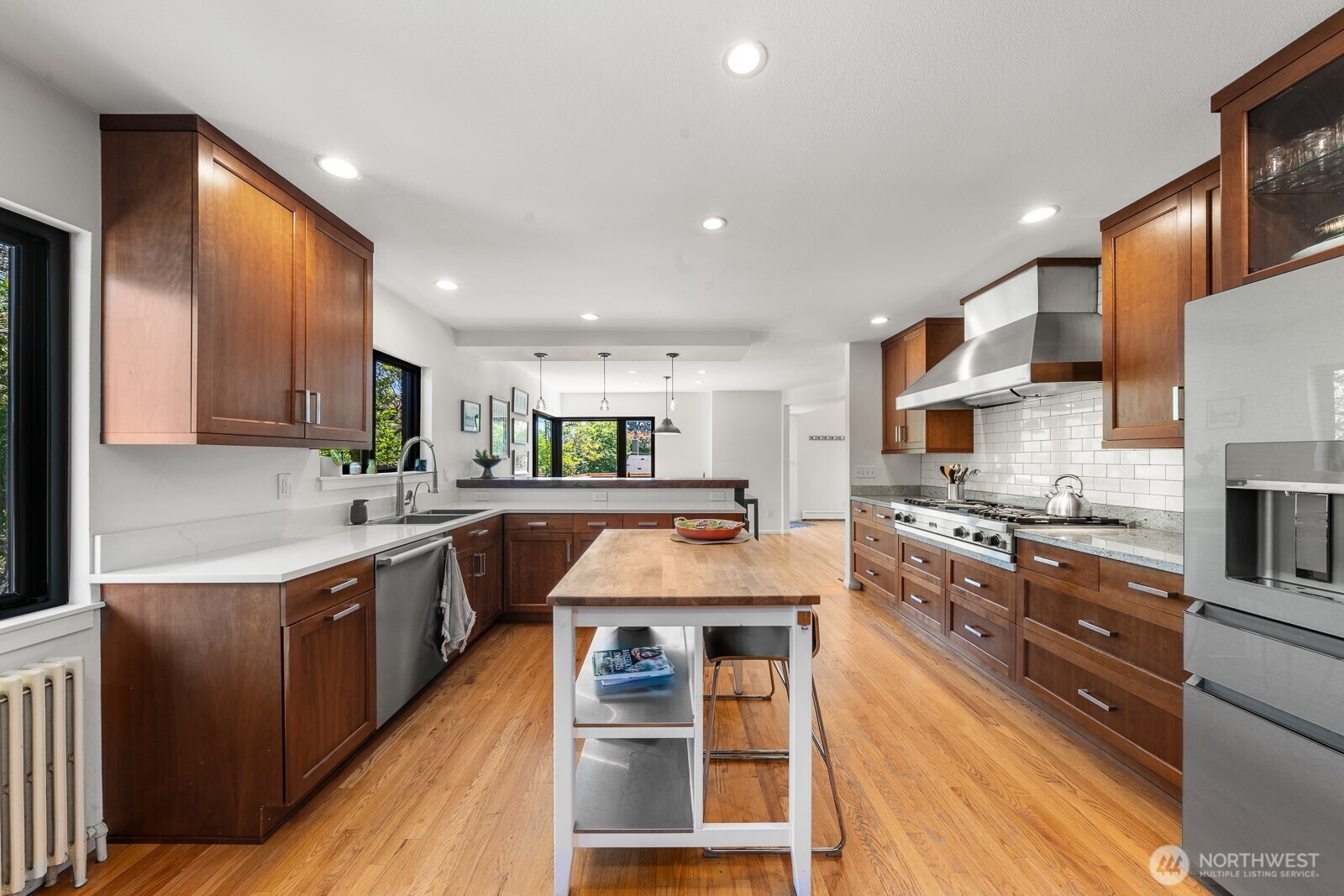 Property Photo: 3516 NE 43rd Street WA 98105