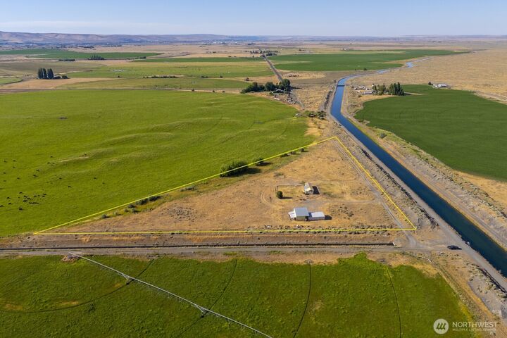 Property Photo:  8540  Road A  NW  WA 98823 