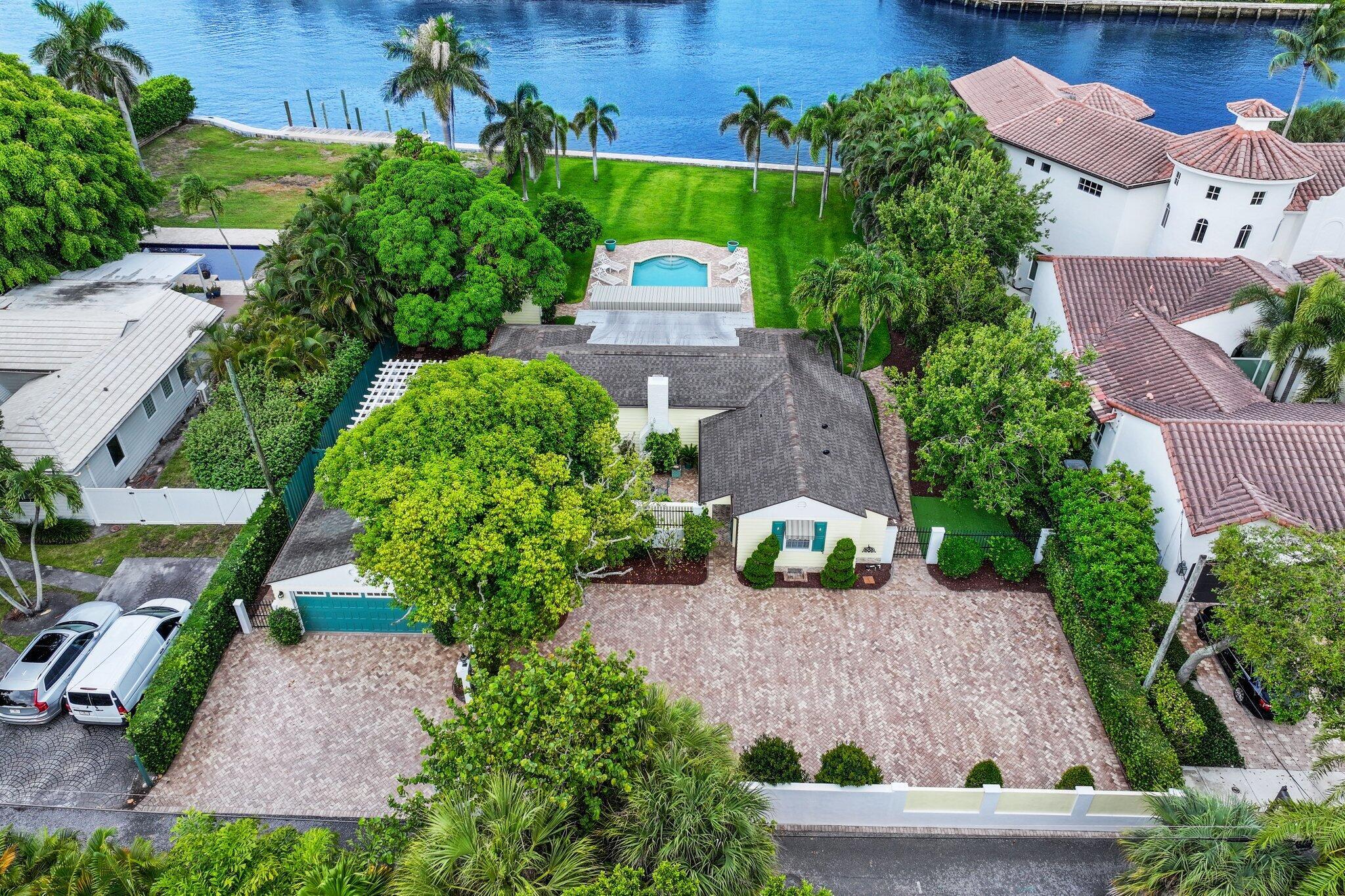 Property Photo: 2 Fisher Lane FL 33483