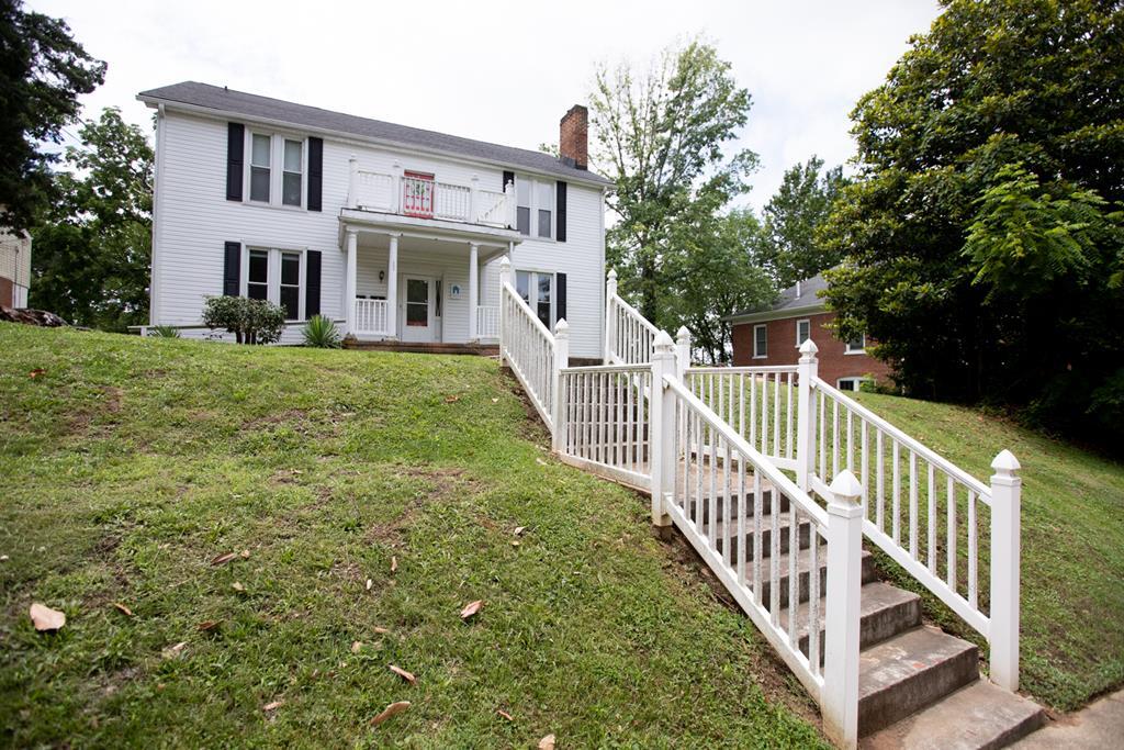 405 E Second St  Farmville VA 23901 photo