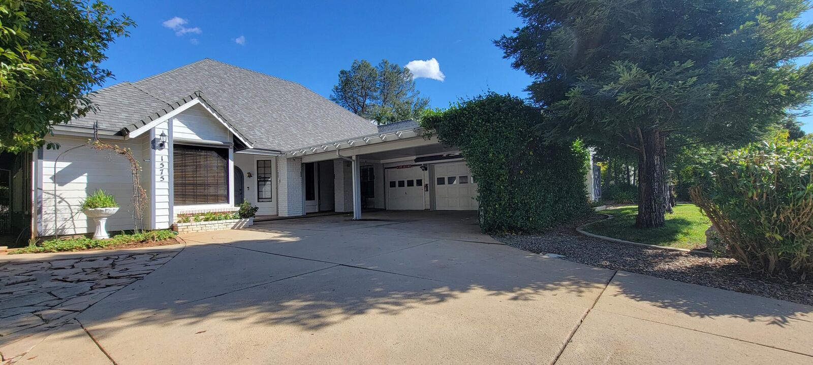 Property Photo:  1575 St Andrews Drive  CA 96003
