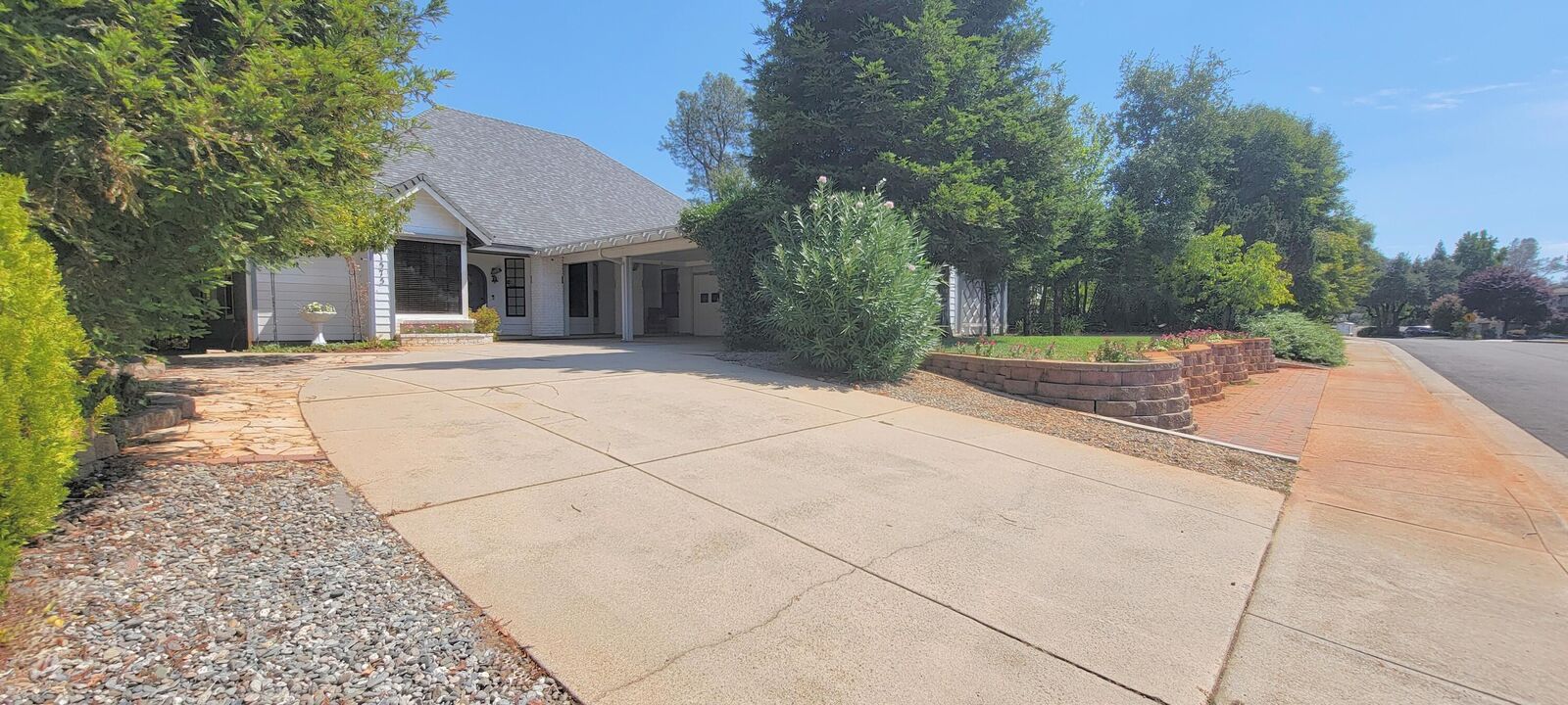 Property Photo: 1575 St Andrews Drive CA 96003