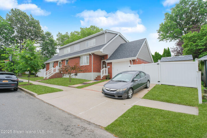 Property Photo: 34 Harvest Avenue NY 10310