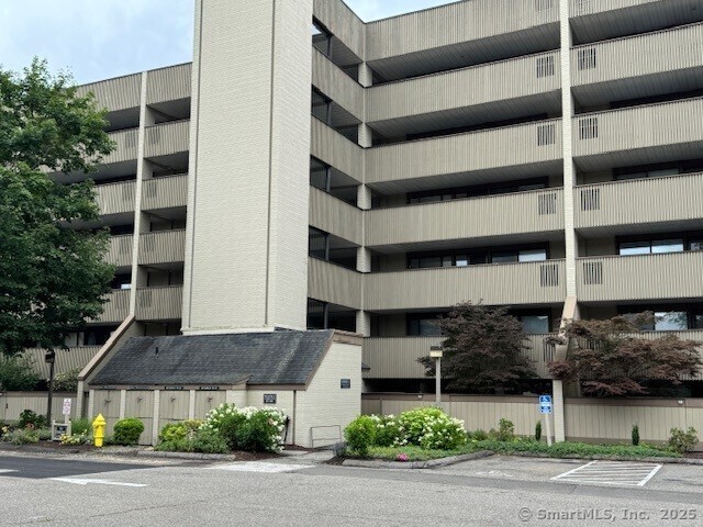 Property Photo: 85 Viscount Drive A34 CT 06460
