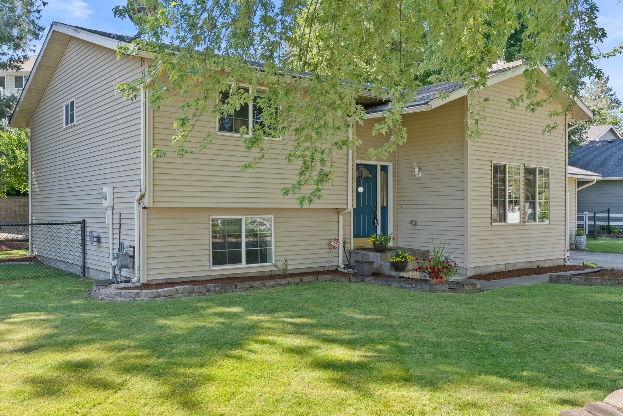 Property Photo: 11919 S Player Dr WA 99223