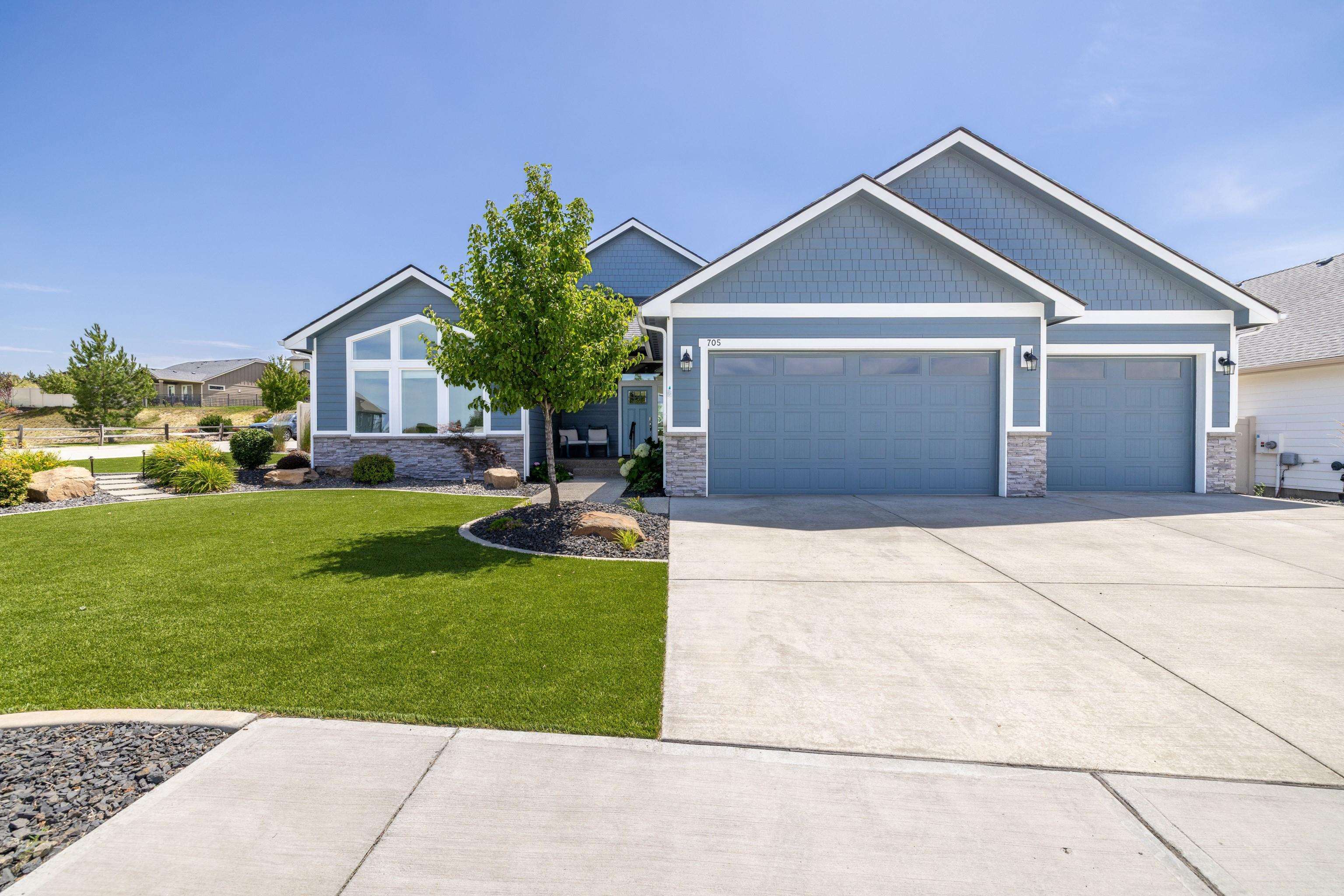Property Photo:  705 W Basalt Ridge Dr  WA 99224 