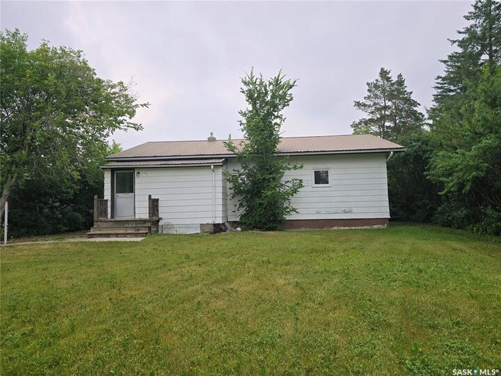 Property Photo: 707 Poplar Street SK S0G 5H0