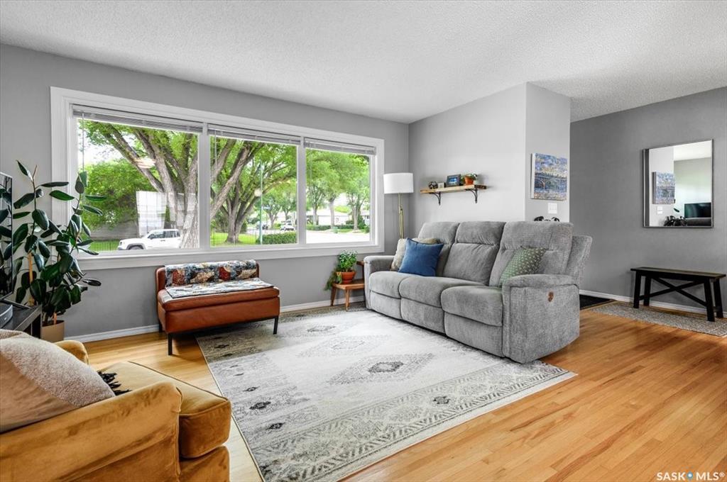 Property Photo: 3542 Queen Street SK S4S 2G3