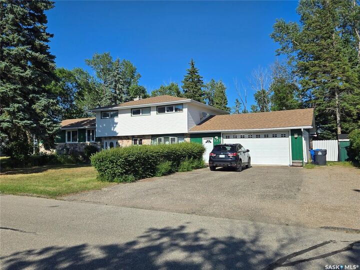 327 Russell Street  Stoughton SK S0G 4T0 photo