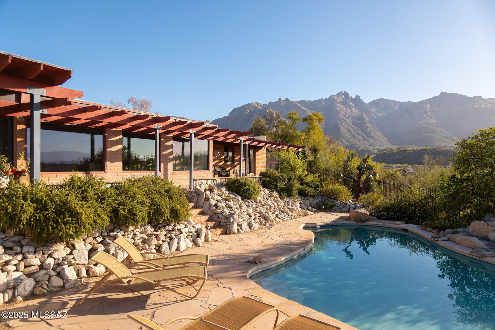 Property Photo:  6600 N Sutherland Ridge Place  AZ 85718 