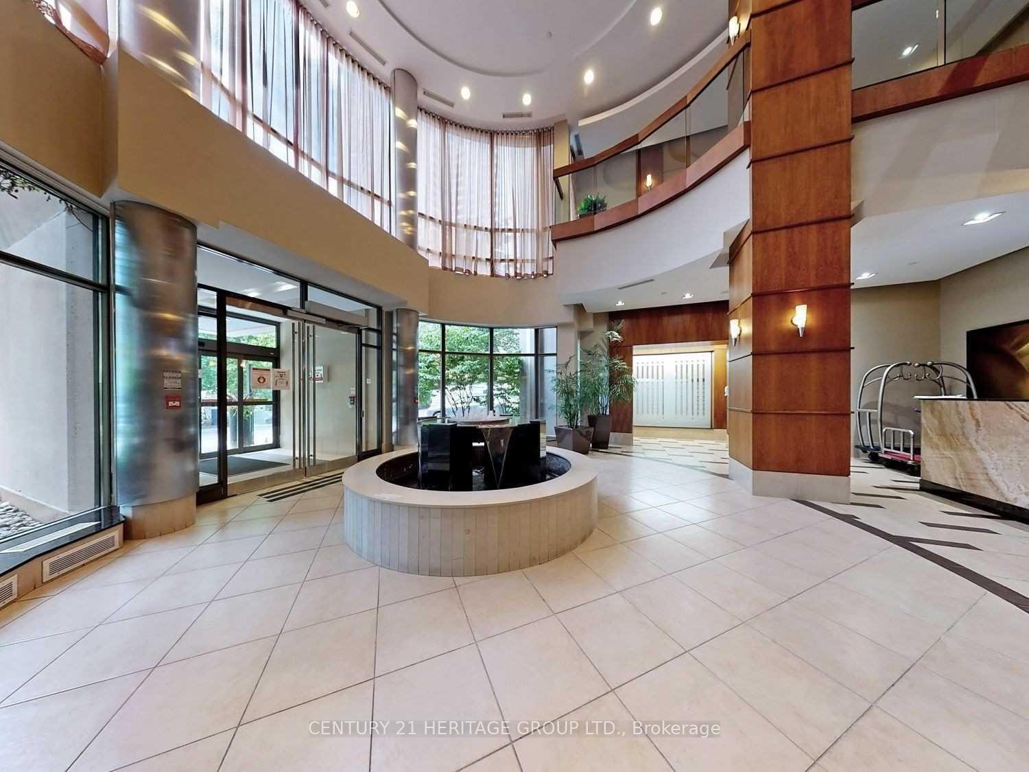 Property Photo: 10 Northtown Way Sph14 ON M2N 7L4