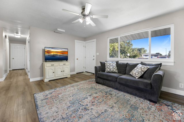 Property Photo: 271 S Barratt Cir UT 84003