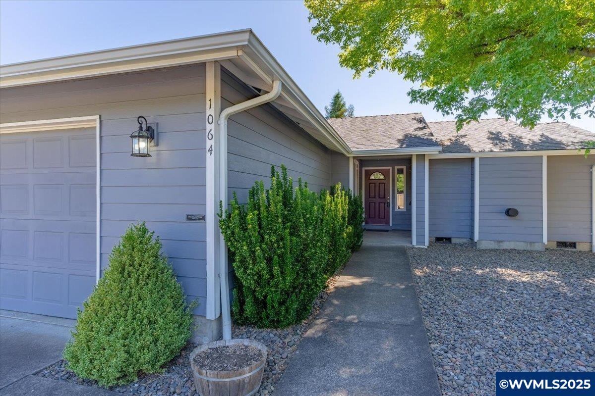Property Photo:  1064 Connecticut Av SE  OR 97317 