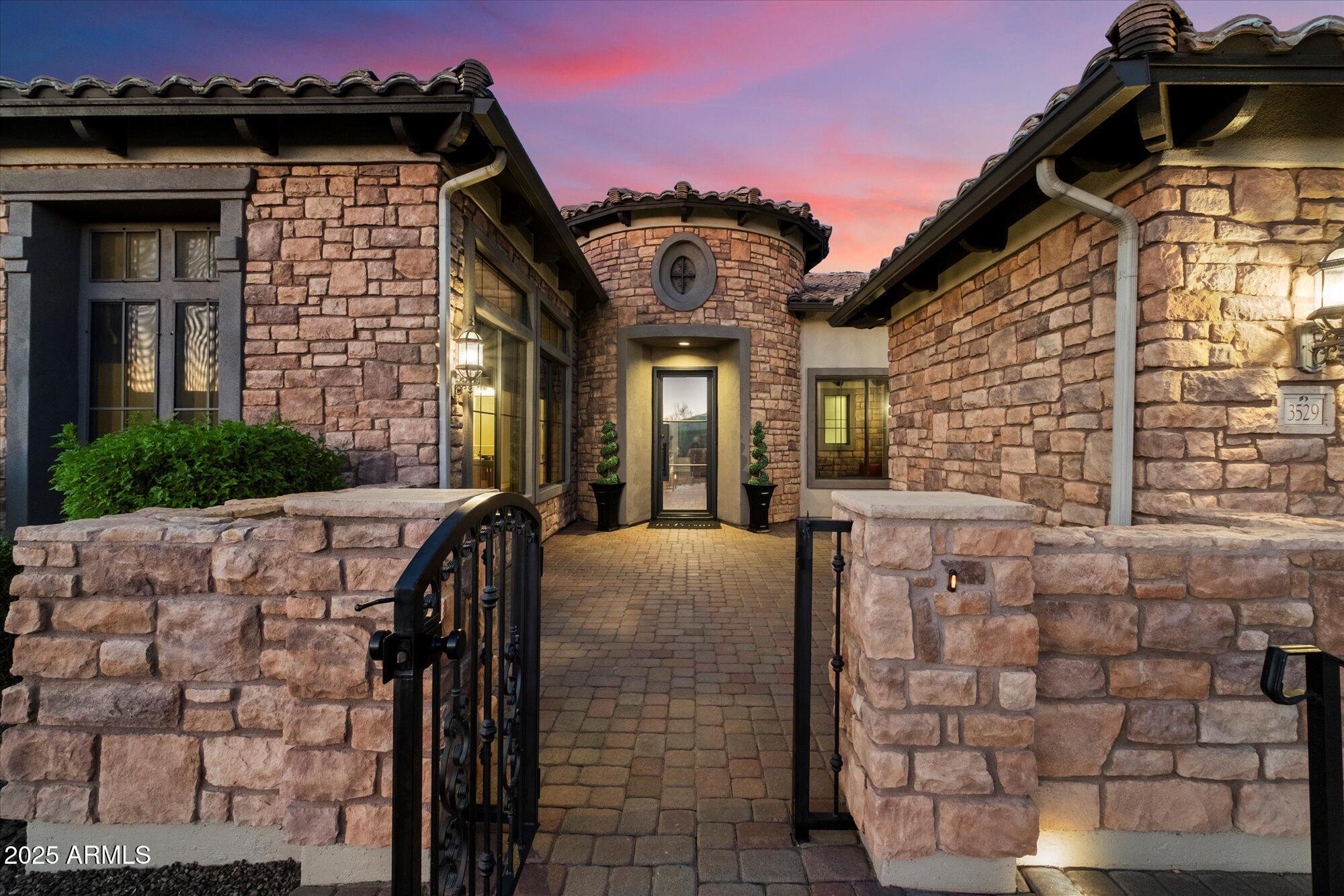 Property Photo: 3529 N Boulder Canyon Street AZ 85207