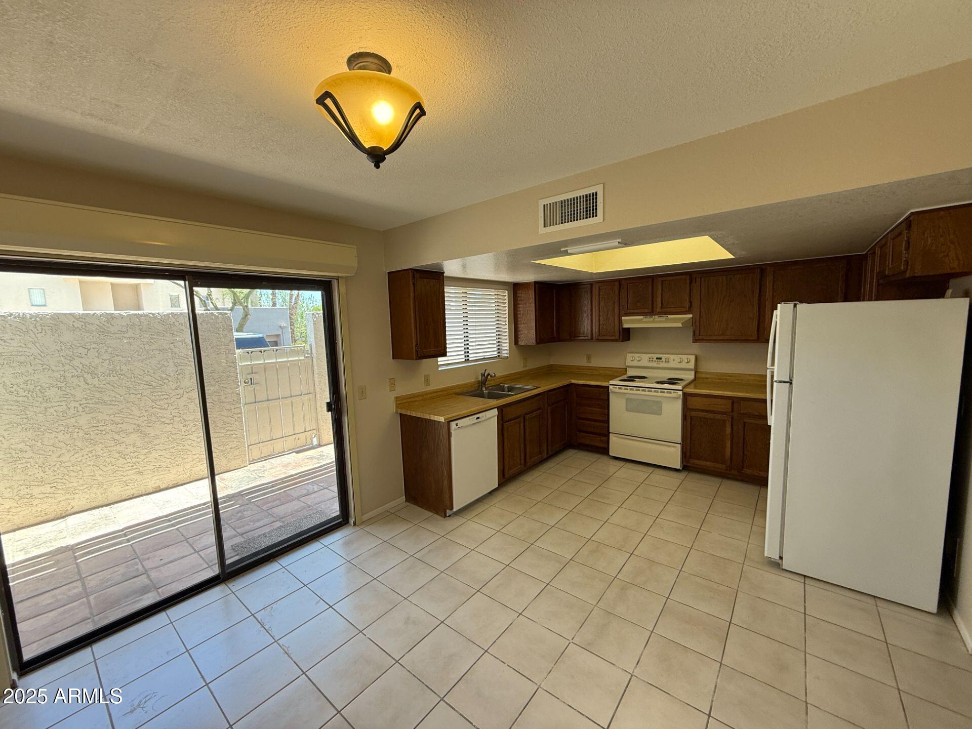 Property Photo: 16510 E Palisades Boulevard 2 AZ 85268