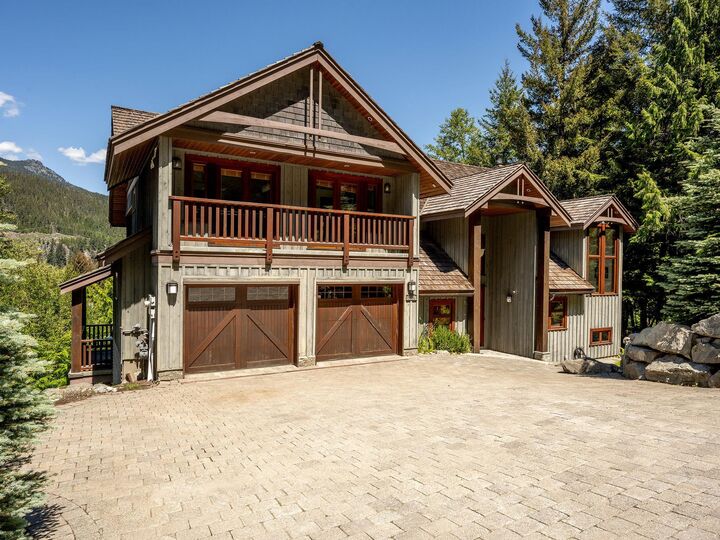 Photo de la propriété:  1569 Tynebridge Lane  BC V8E 0A3 