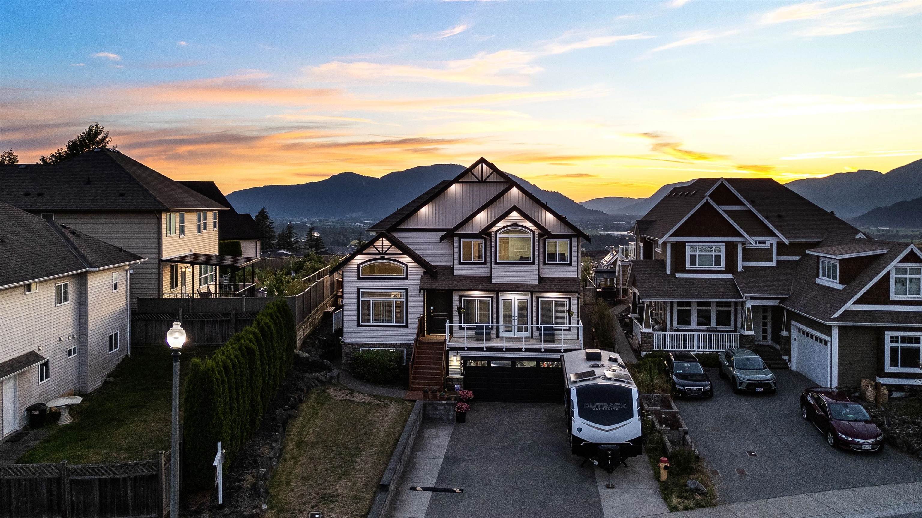 5243 Crimson Ridge  Chilliwack BC V2R 0B4 photo