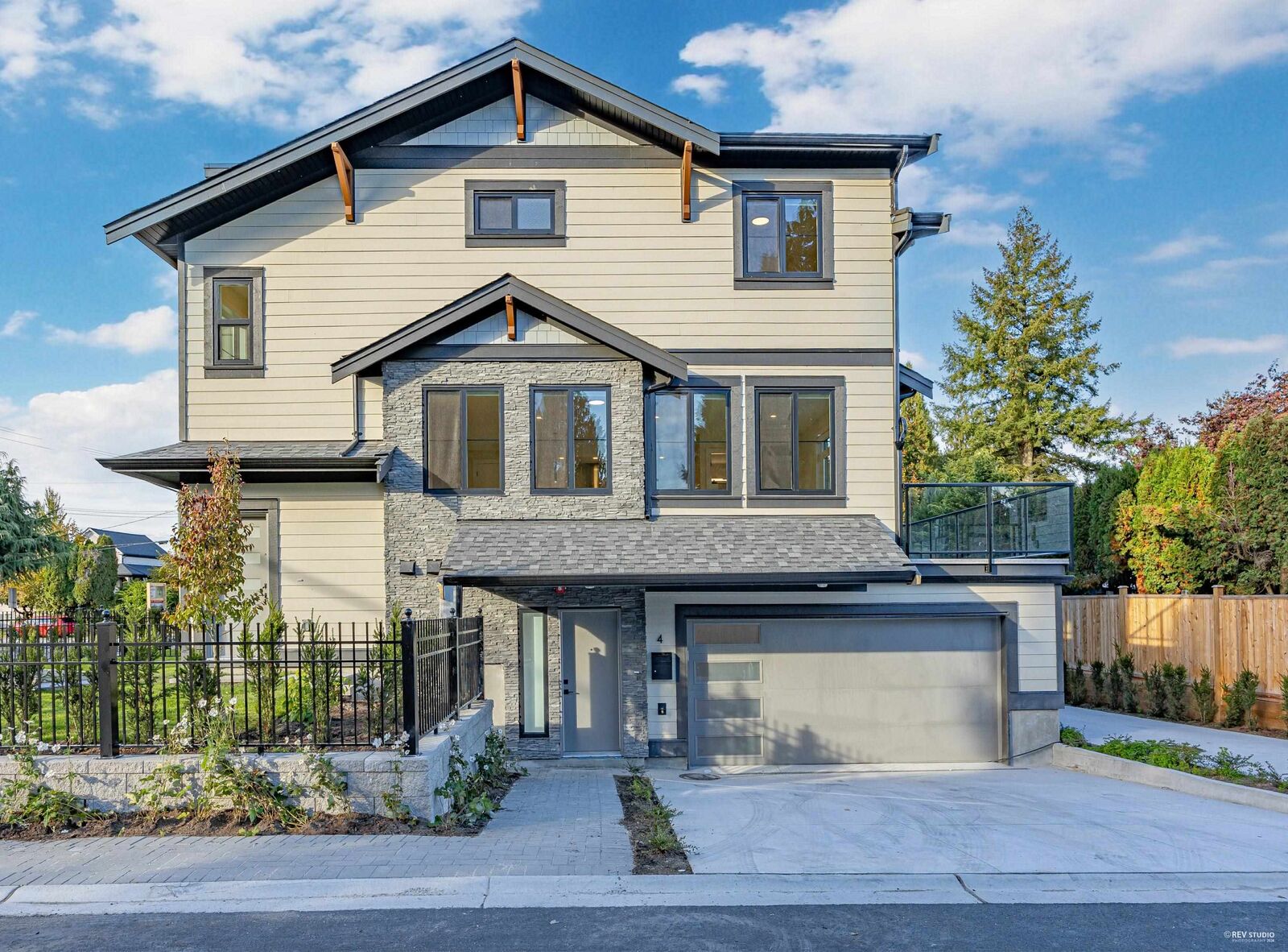 Property Photo:  11384 207th Street 4  BC V2X 1W6 