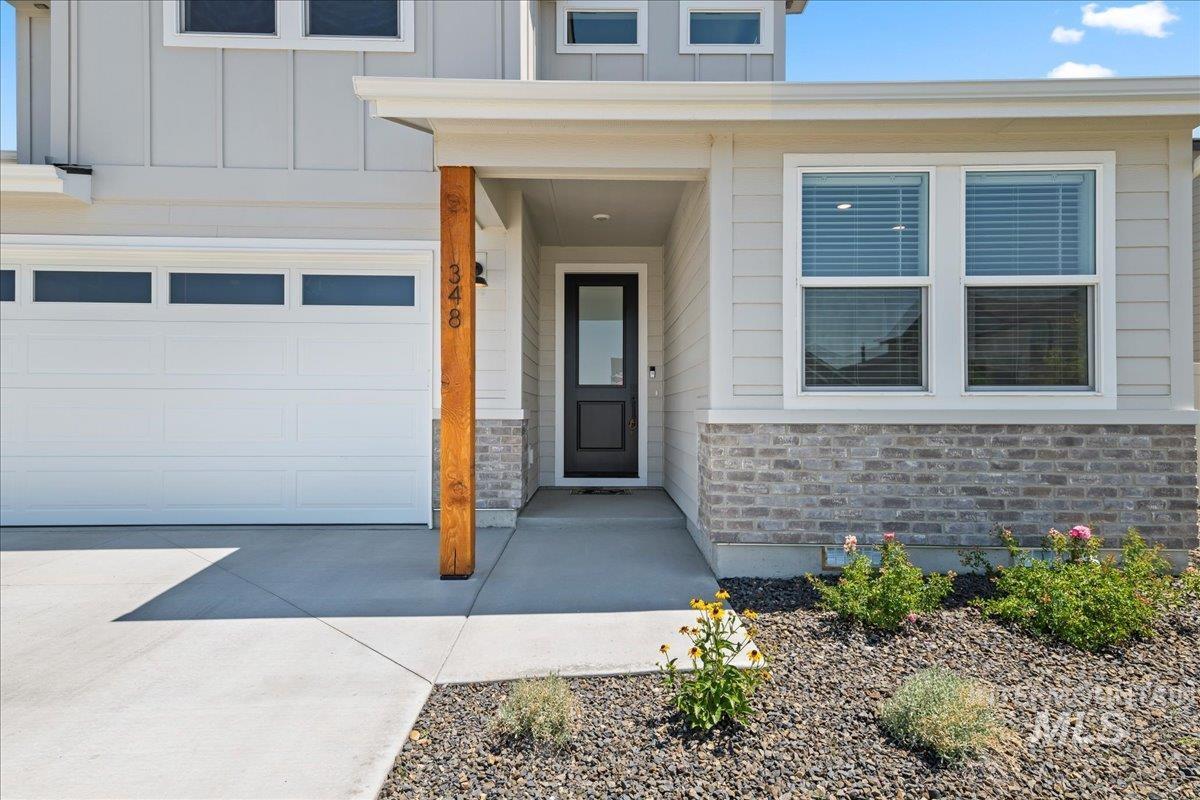 Property Photo: 348 S Quincannon Ln ID 83669