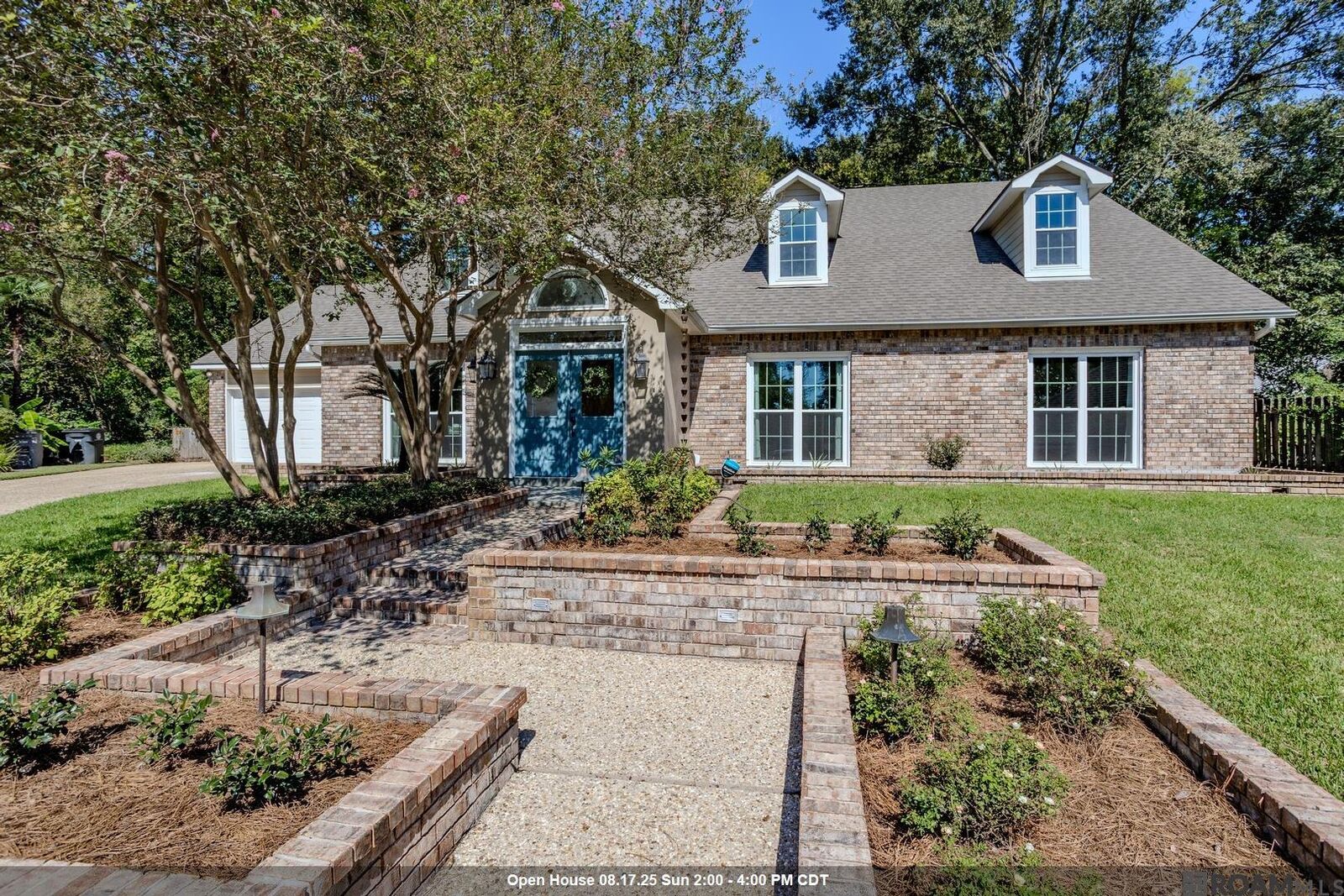 Property Photo: 1758 Applewood Rd LA 70808