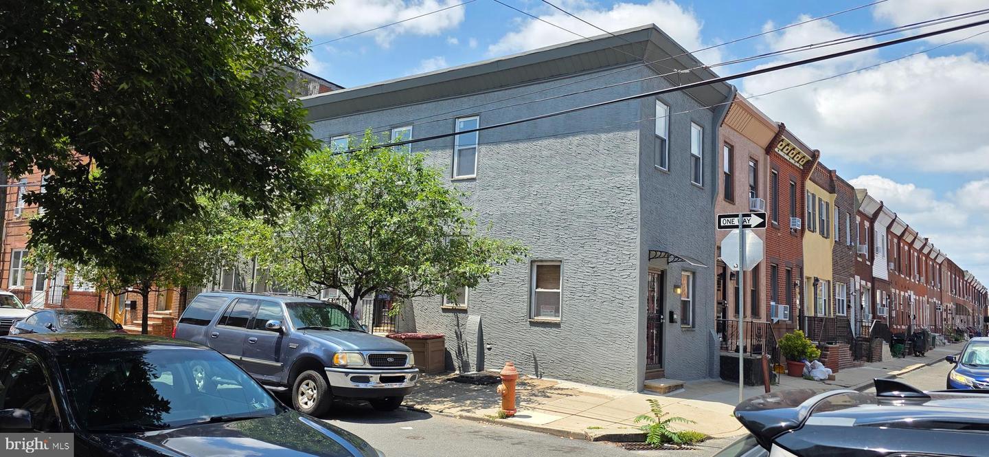 Property Photo: 900 Daly Street PA 19148