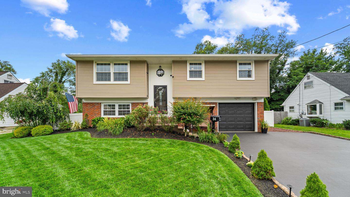 24 Sycamore Drive  Burlington NJ 08016 photo