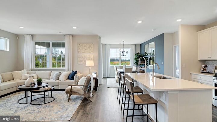 Property Photo: 1553 Dresden Drive PA 18031