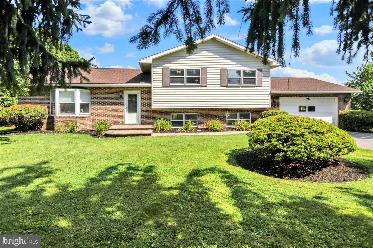 909 Sofianos Lane  Reading PA 19605 photo