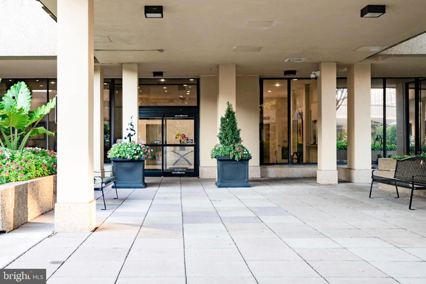 Property Photo:  400 Madison Street 1806  VA 22314 