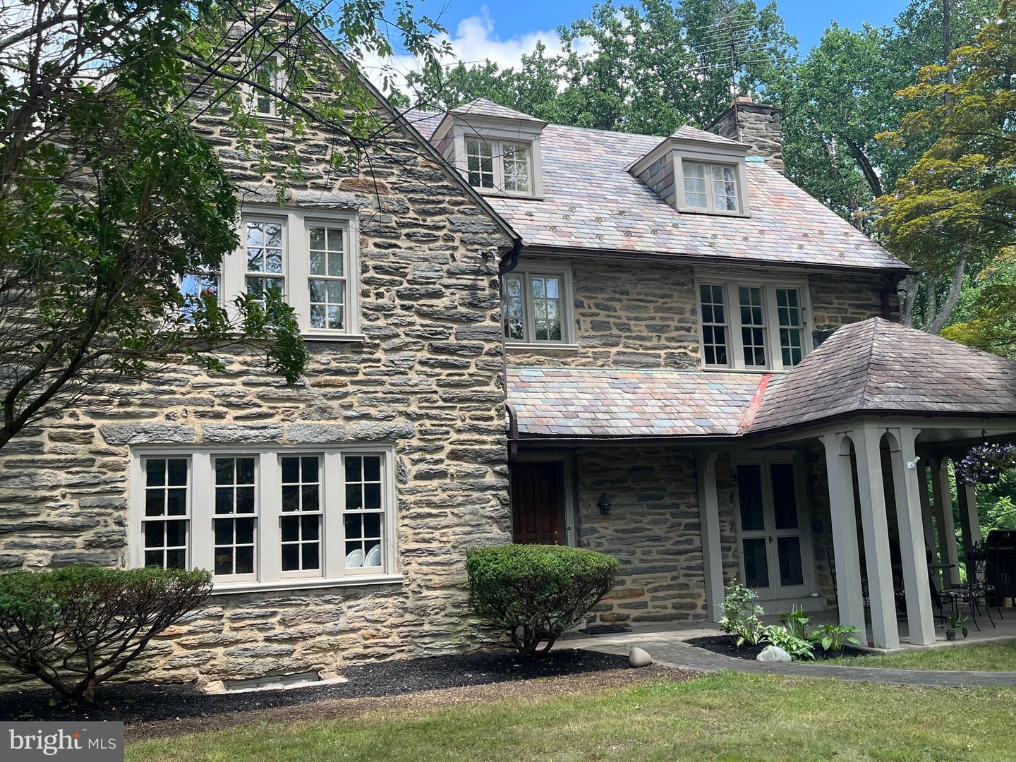 Property Photo: 7101 Greene Street PA 19119