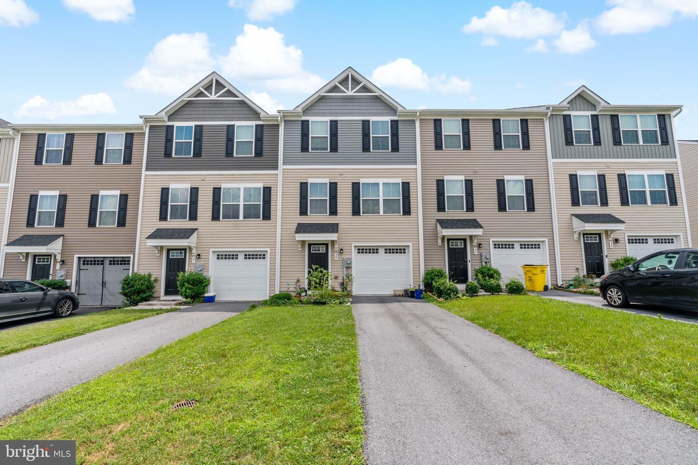 Property Photo:  25 Sebago Place  WV 25403 