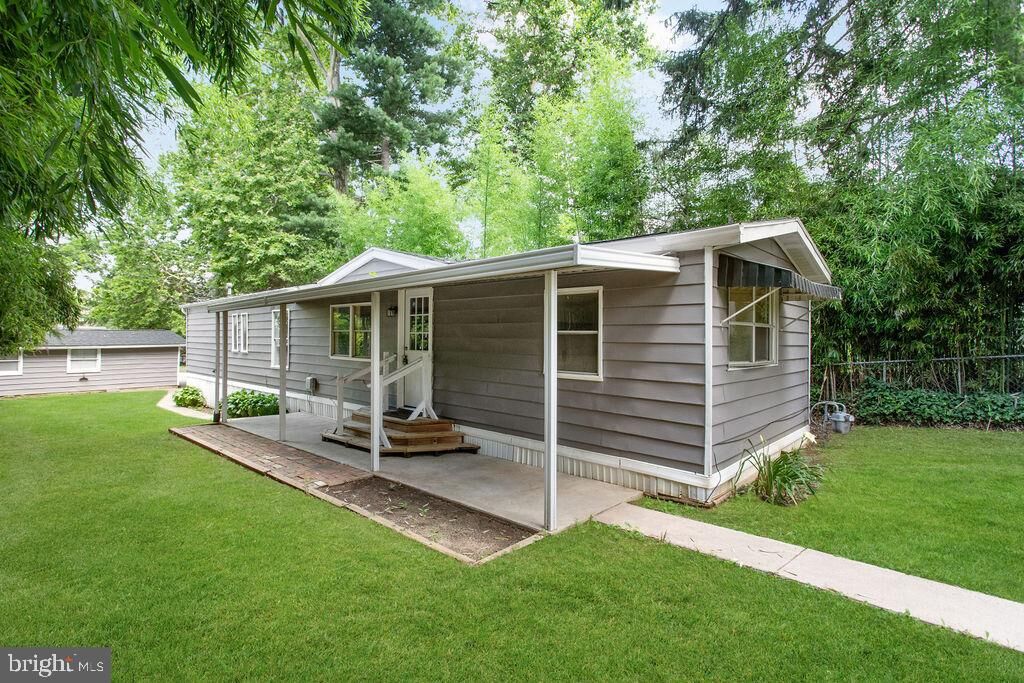 Property Photo: 51 W Maple Street PA 17313