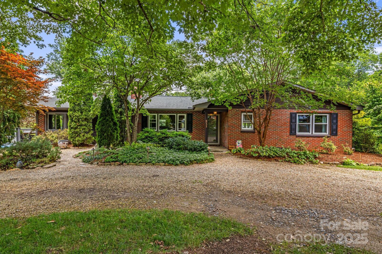 Property Photo:  211 Hamburg Mountain Road  NC 28787 