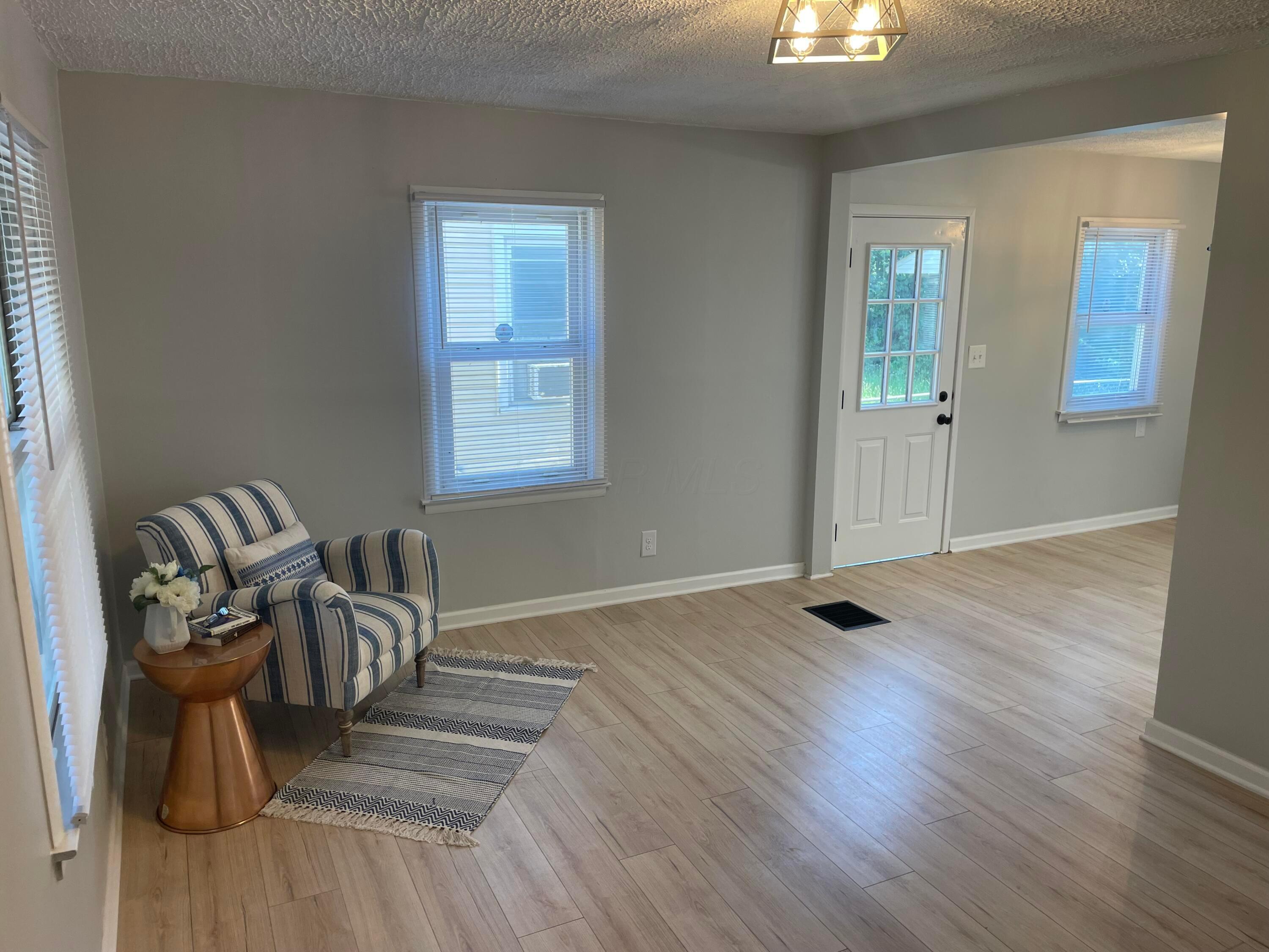 Property Photo: 2303 Howey Road OH 43211