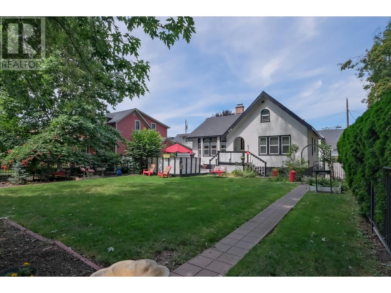 870 Bernard Avenue  Kelowna BC V1X 6P5 photo