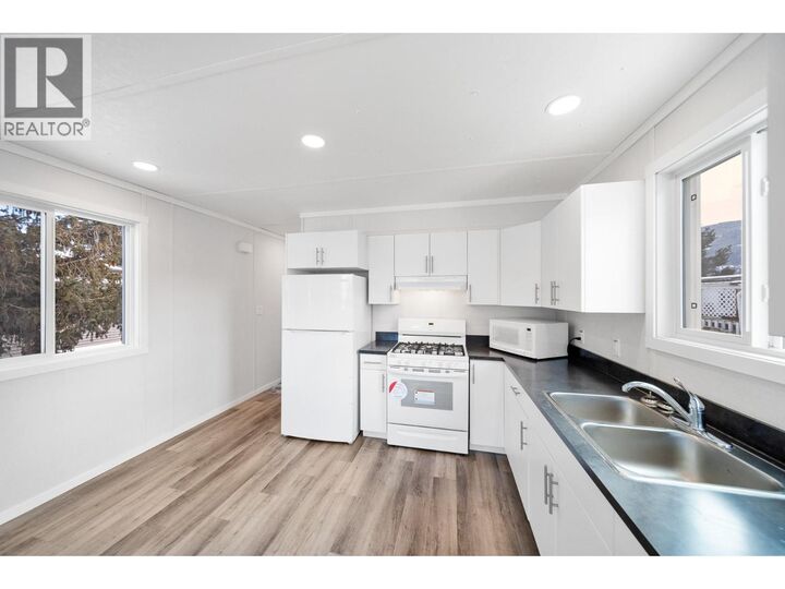 Photo de la propriété:  2776 Clapperton Avenue 100  BC V1K 1G5 