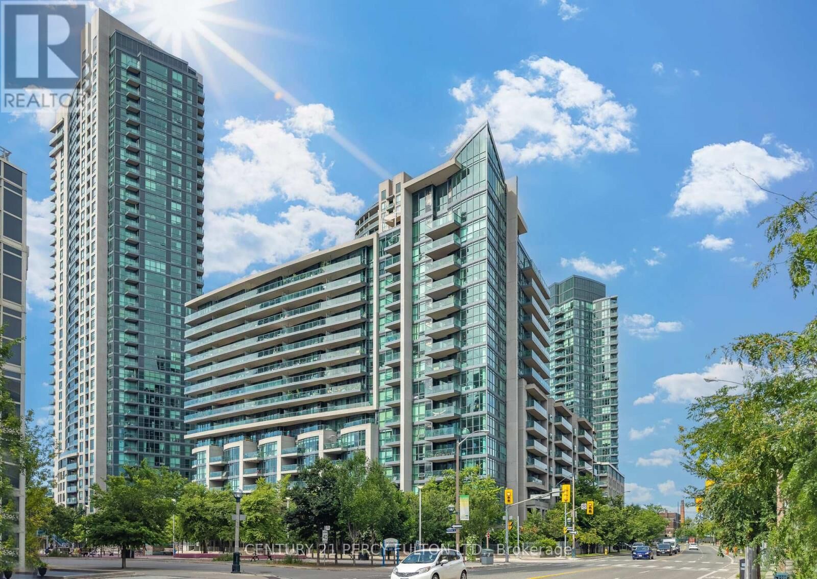 Property Photo: 209 Fort York Boulevard 1663 ON M5V 4A1