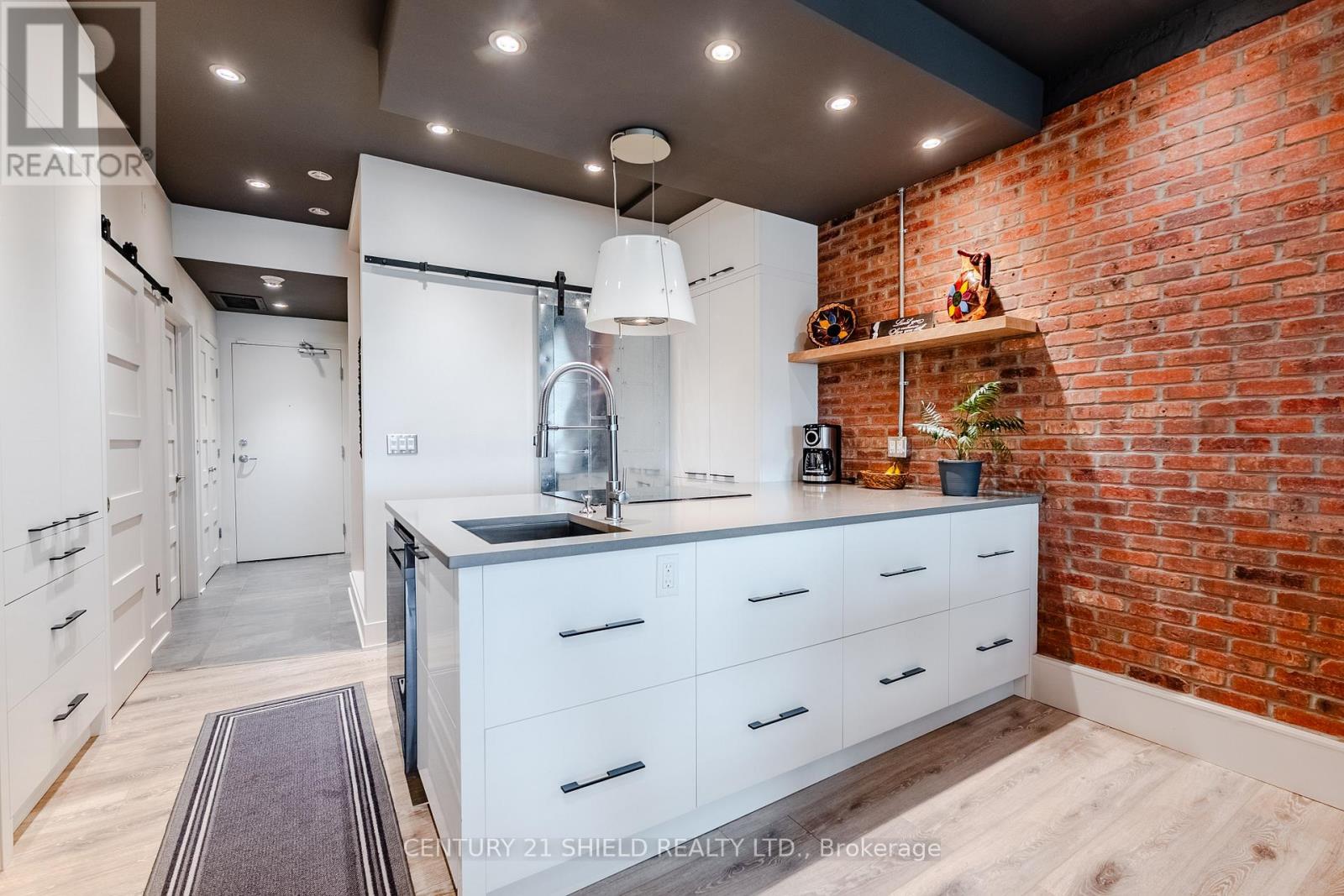 Photo de la propriété: 710 Cotton Mill Street 501 ON K6H 7L3